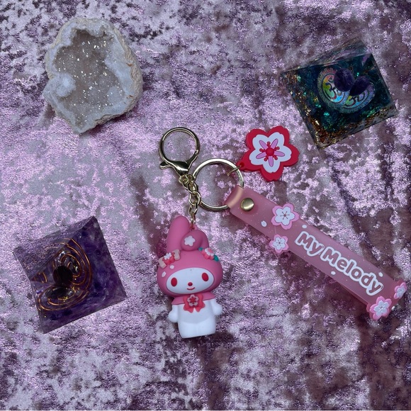 Y2K Sanrio character keychain accessory - Picture 5 of 6